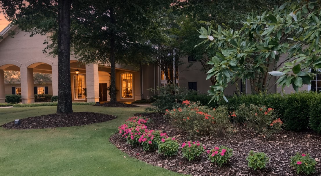 Indian Hills Country Club in Tuscaloosa, AL - view of Clubhouse
